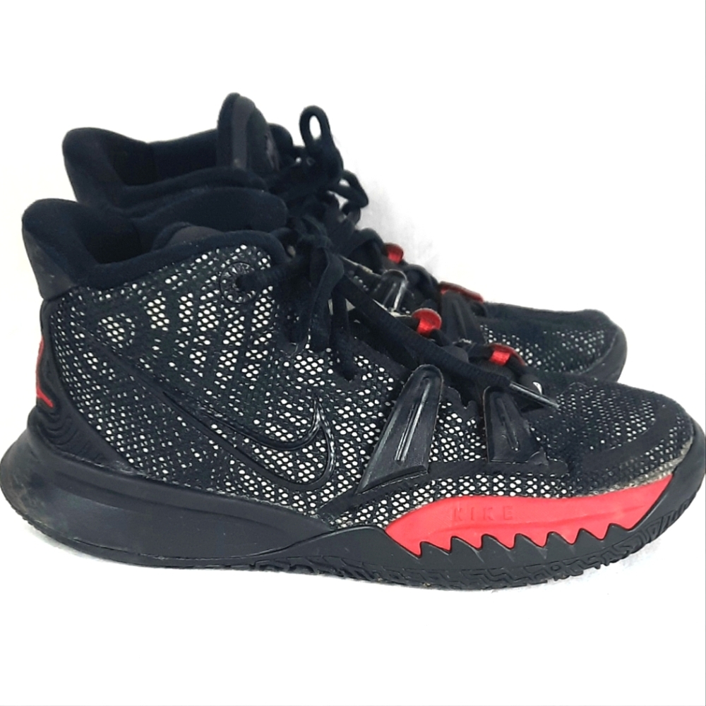 Nike Kyrie 7 Bred Youth Shoes Size 4Y  Black CT4080-005 Basketball Sneakers